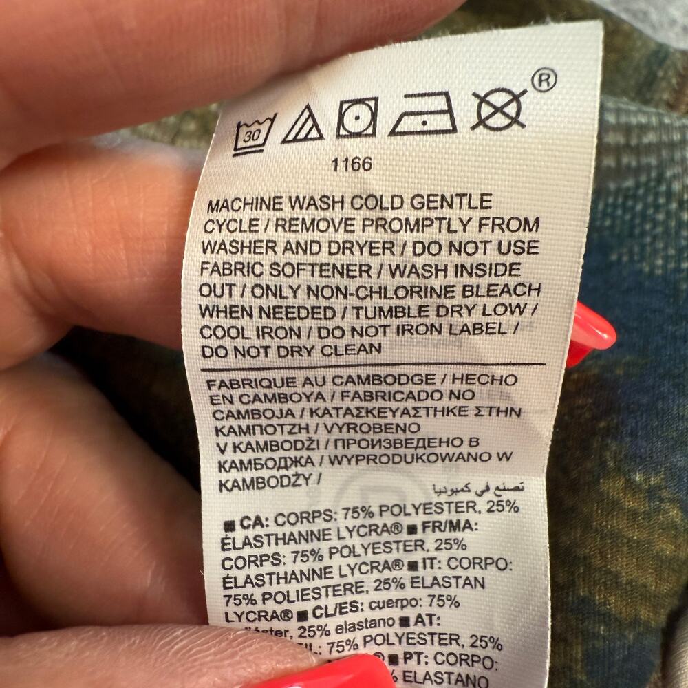 Women's Athleta Olive Green‎ Camo Cropped Leggings Size Medium - Picture 5 of 8